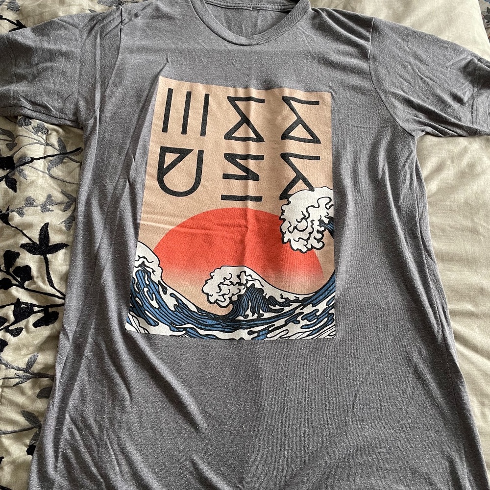 Issues Concert T Shirt, size small